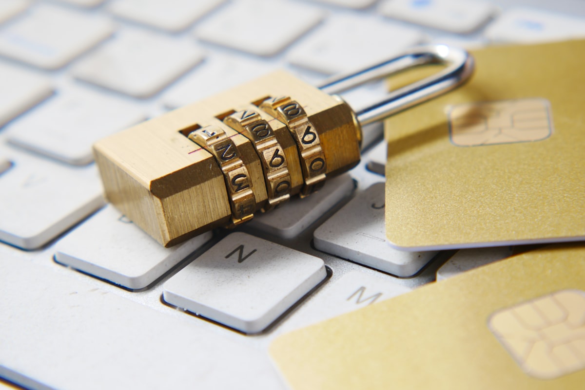 Verificação de e-mail para WordPress: bloqueie cadastros falsos logo na entrada (2026)